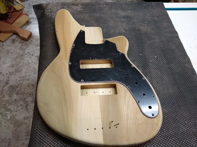 The completed pickguard.