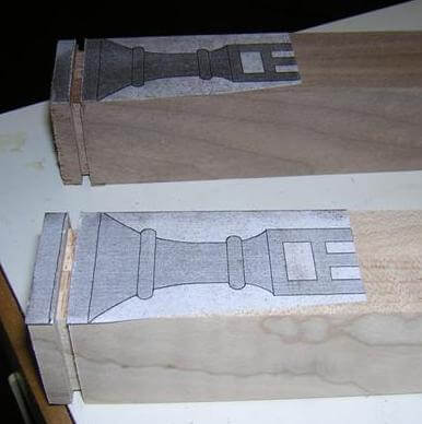 The decorative groove cut on a piece.