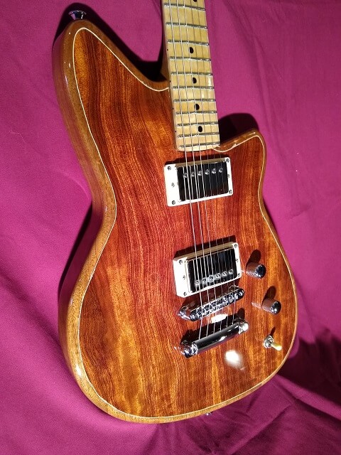 Completed photo of the Bubinga Pudding guitar.