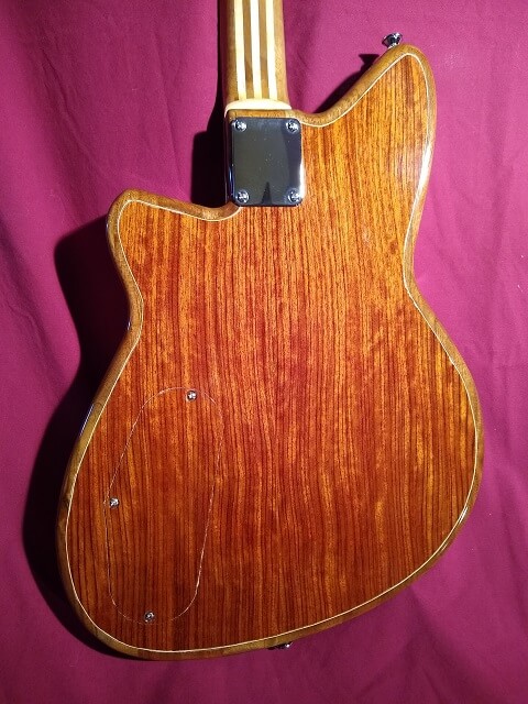 Completed photo of the Bubinga Pudding guitar.