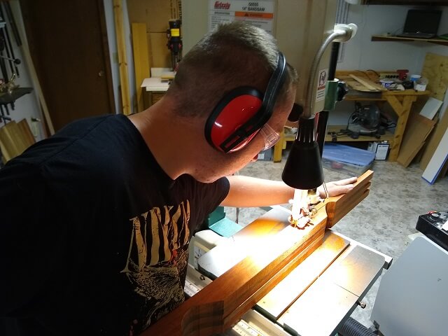 Cutting the back of the neck to thickness.