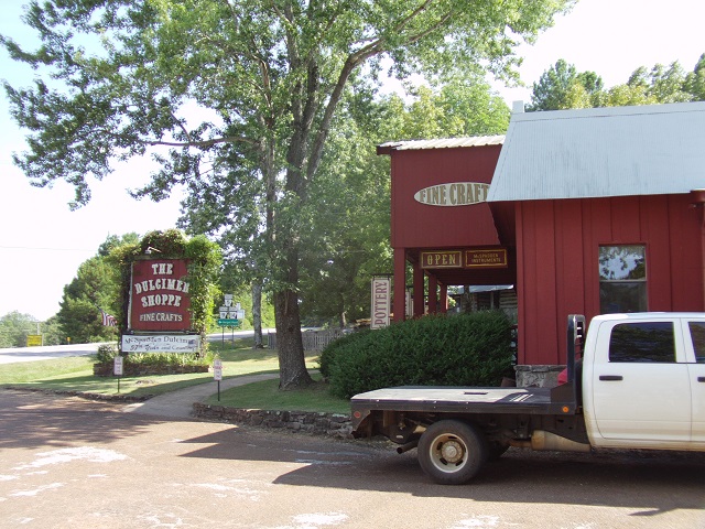 The Dulcimer Shoppe in Mountain View, AR