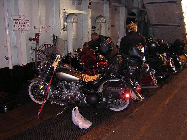 Strapping down the bikes.