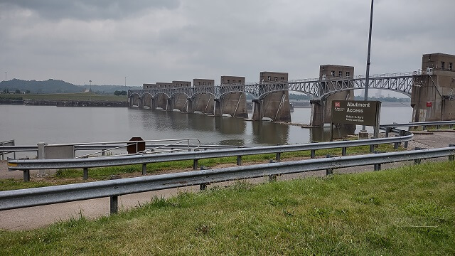 A dam on the Ohio River at Gallipolis, OH