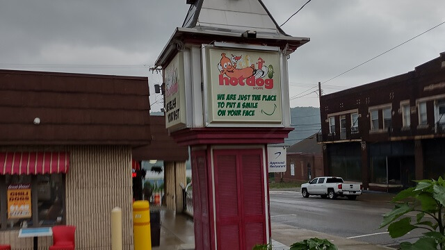 The Hot Dog House where I ate supper in East Liverpool, OH