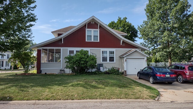 My uncle's house in Marion, IA, which is a suburb of Cedar Rapids.