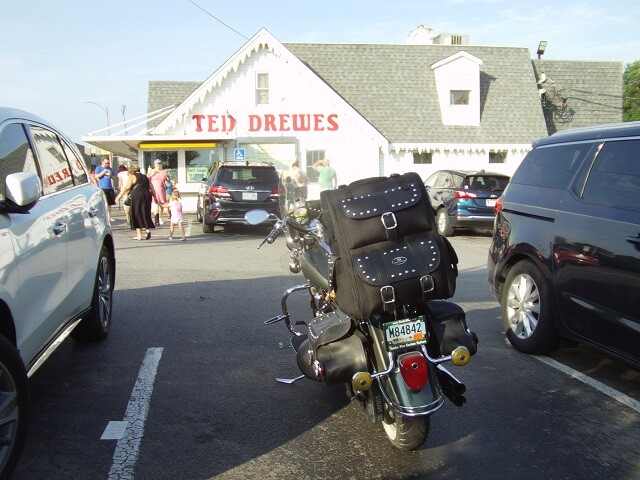 The famous Ted Drewes Frozen Custard stand.