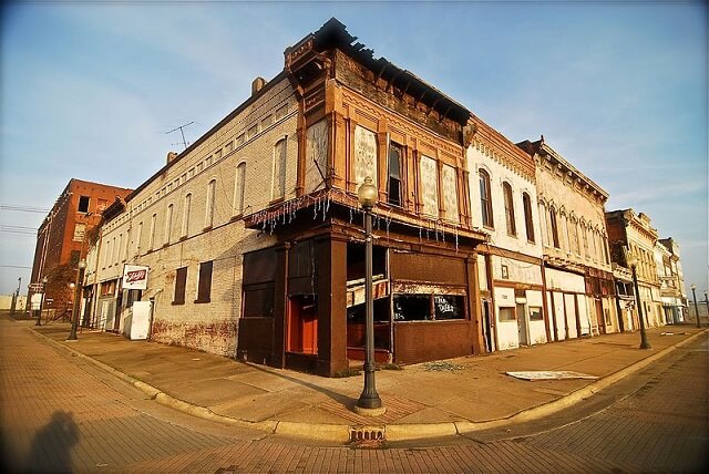 An abandoned building in Cairo, IL (Not My Picture.)