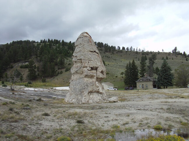 Mammoth Hot Springs.